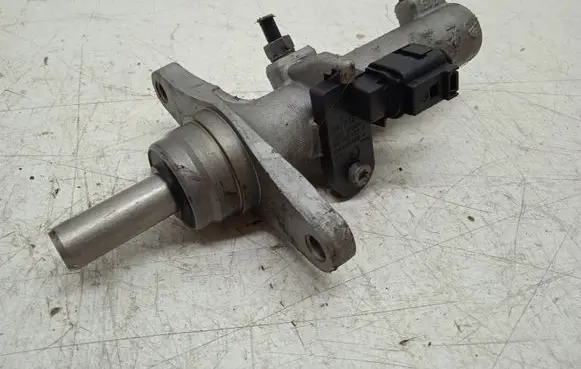 Seat Ibiza IV (6J,6P) Master brake cylinder 1K0945459