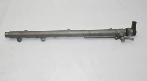 BMW X6 E71 Fuel main line pipe 7795514