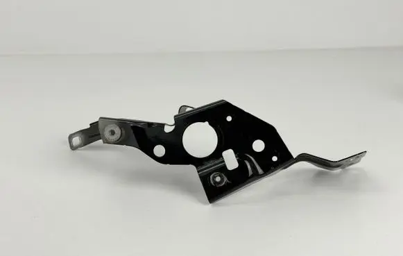 BMW 2 G42 Fender mounting bracket 41009466103 8497744