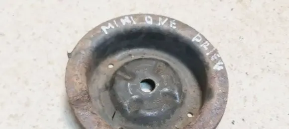 Coil spring mount