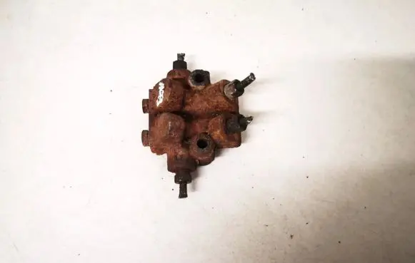 Mazda Premacy Air suspension compressor 