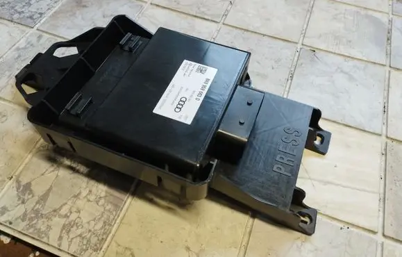Audi A6 S6 C7 4G Power management control unit 8K0959663D 8K0959663