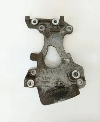 Honda CR-V A/C compressor mount bracket 2A070D4