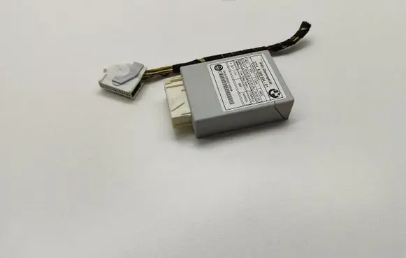 BMW 5 E60 E61 Air suspension control unit module (rear) 6769834 3714676983401 37146769834