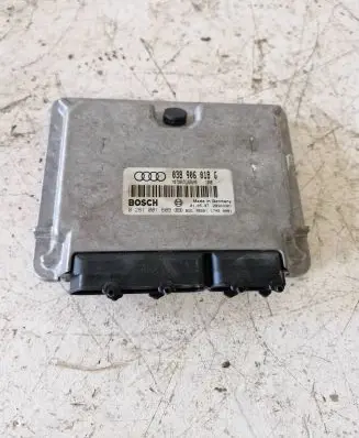 Audi A6 S6 C5 4B Engine control unit/module 038906018G 0281001609