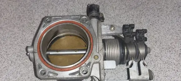 BMW 5 E39 Throttle body valve 1433385