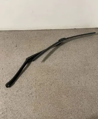 Mercedes-Benz E W212 Front wiper blade arm 3392125718