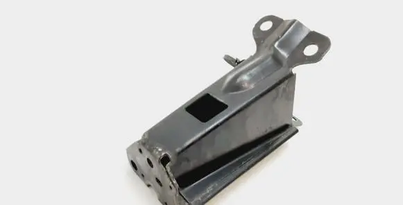 Volvo S80 Radiator mount bracket
