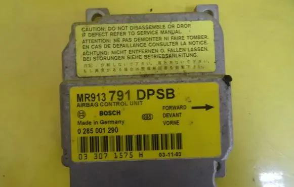 Mitsubishi Carisma Airbag control unit/module MR913791 0285001290