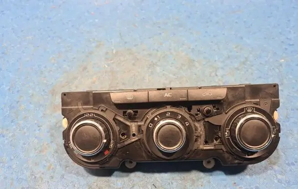 Skoda Superb B6 (3T) Tailgate/trunk/boot open switch 3T0820047M