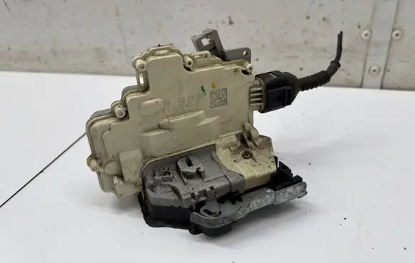 Audi A7 S7 4G Rear door lock 4G0839016