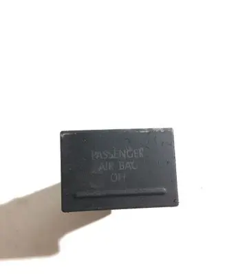 Passenger airbag on/off switch