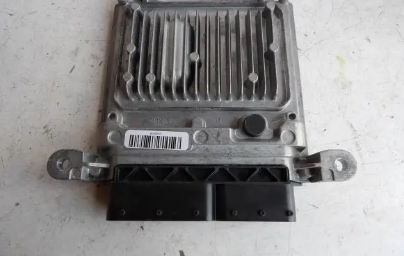 Mercedes-Benz E W212 Engine control unit/module A6519009102 28432463 A6519010602