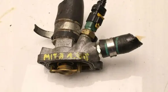 Alfa Romeo Mito Thermostat/thermostat housing 