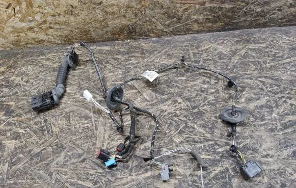 Ford Kuga I Front door wiring loom 8V4T14A584