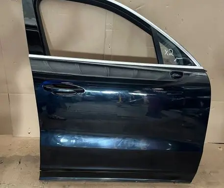 Porsche Cayenne (9Y0 9Y3) Front door D568
