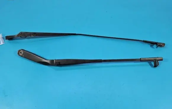 Volkswagen Polo IV 9N3 Front wiper blade arm 6Q1955409B IMPRK1611858