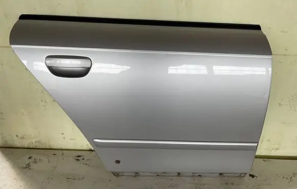 Audi A4 S4 B7 8E 8H Rear door