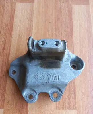 Citroen C4 II Picasso Gearbox mounting bracket 9677768480