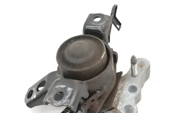 Toyota Avensis T270 Engine mount bracket
