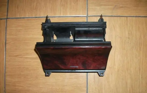 Mercedes-Benz E W210 Car ashtray