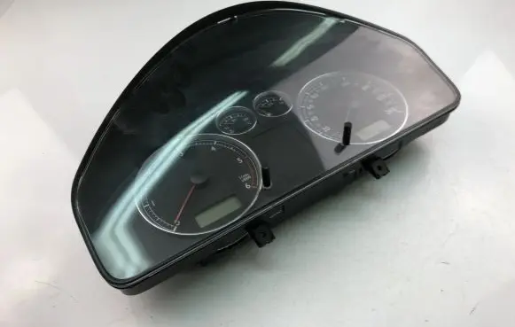 Volkswagen Sharan Speedometer (instrument cluster) 7M3920800F