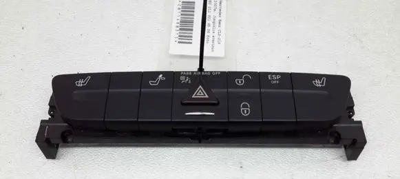 Mercedes-Benz CLS C219 Hazard light switch A2118218558
