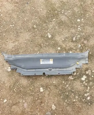 Ford Fusion II Radiator trim DS7316613AF 3441