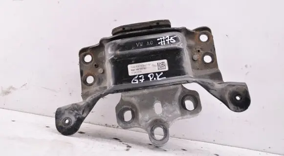 Engine mount bracket