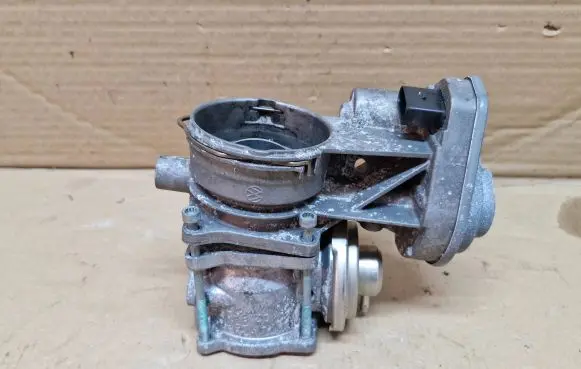 Volkswagen Phaeton Throttle valve 07Z128069A