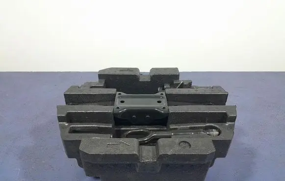 Skoda Octavia 985 Trunk/boot lower side trim panel 5E3012115A