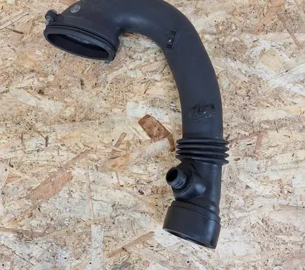BMW X5 E53 Turbo air intake inlet pipe/hose 7795026 13717795026