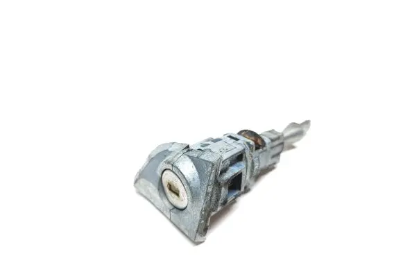 Volkswagen Tiguan Allspace Front door lock (next to the handle) 807M1