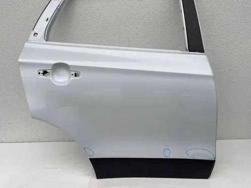 Suzuki SX4 S-Cross Rear door 