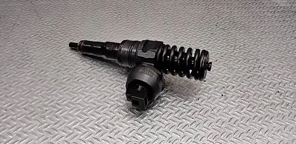 Volkswagen Caddy Fuel injector 038130073AG