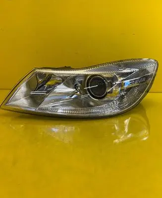 Skoda Octavia Mk2 (1Z) Headlight/headlamp 1Z1941015G