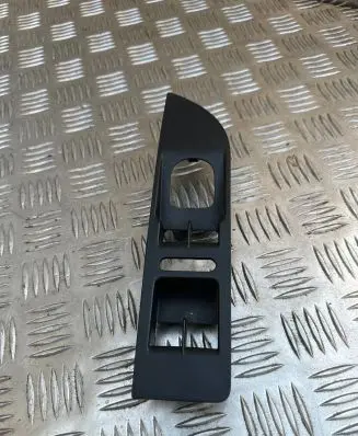 Volkswagen PASSAT CC Front door window switch trim 3C8857857D