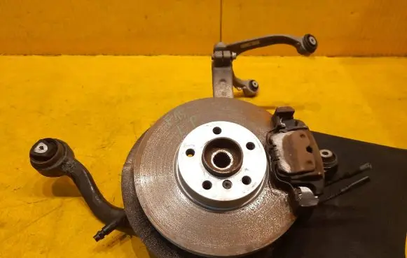 BMW X5 F15 Front wheel hub spindle knuckle 6870337