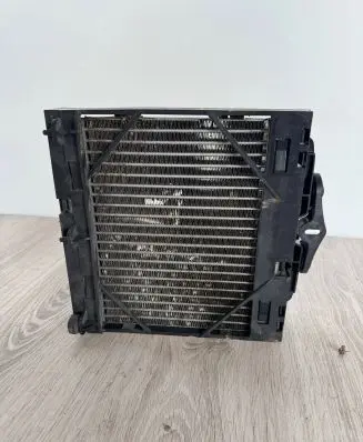 BMW 7 F01 F02 F03 F04 Optional radiator 8413002
