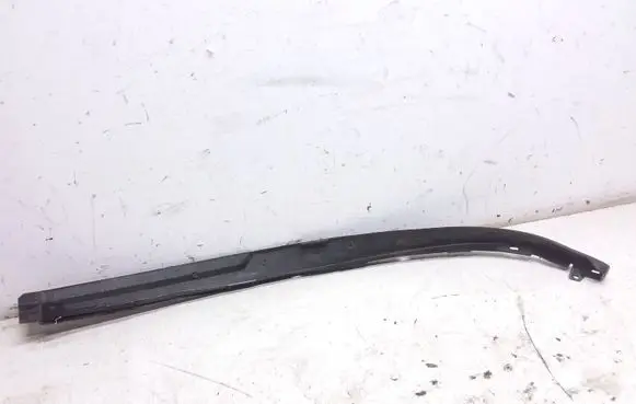 Opel Astra H Front bumper lip 376768702
