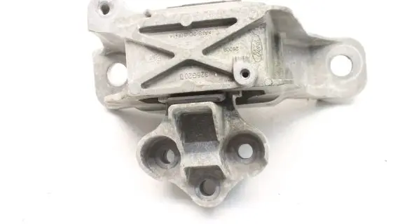 Ford Focus Engine mount bracket
