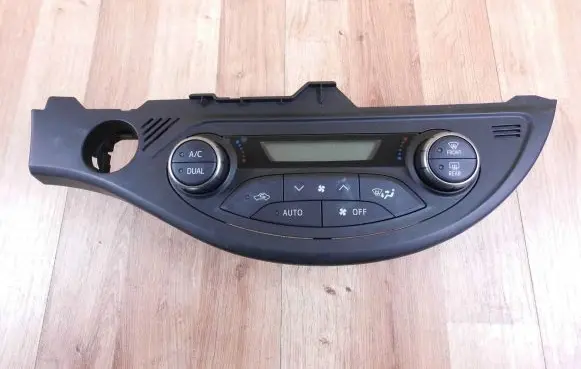 Toyota Yaris Climate control unit 559000D800