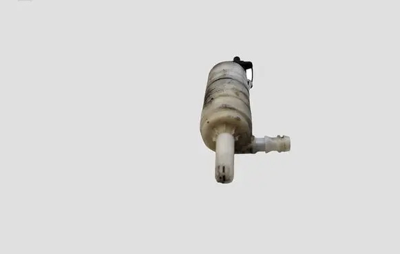 Volkswagen Touareg I Windscreen/windshield washer pump