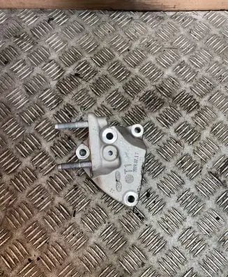 Hyundai Kona I Engine mounting bracket