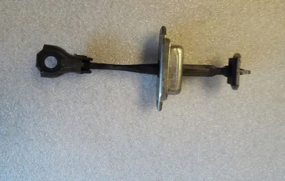 Renault Kadjar Front door check strap stopper