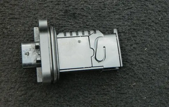 BMW 1 F20 F21 Mass air flow meter 7602038