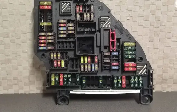 BMW 5 F10 F11 Fuse module 9264923