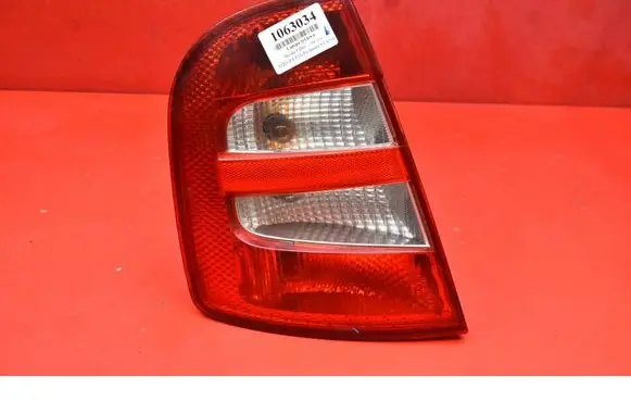 Skoda Fabia Mk1 (6Y) Rear/tail lights 6Y6945095B