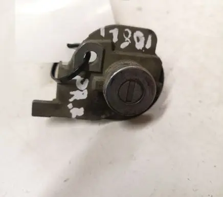 Citroen C5 Front door lock (next to the handle) 