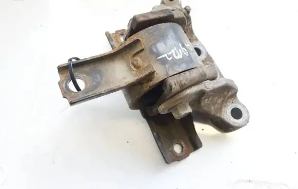 Mitsubishi ASX Engine mount bracket